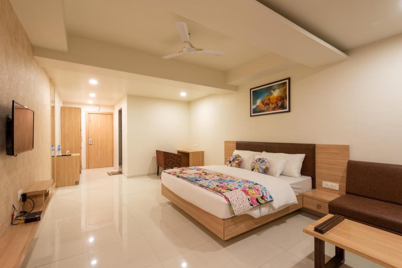 Hotel Drishti,Bhopal Ngoại thất bức ảnh