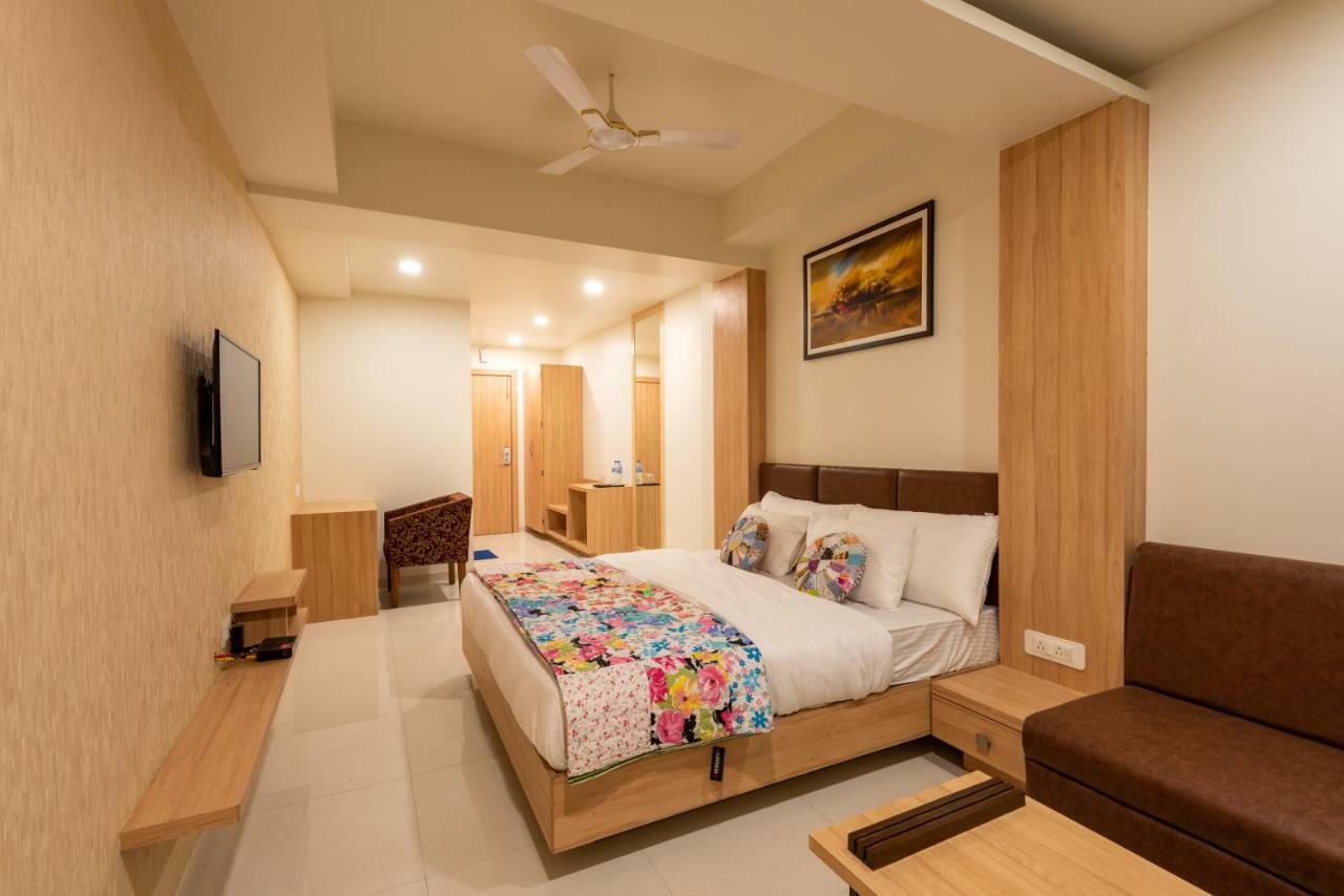 Hotel Drishti,Bhopal Ngoại thất bức ảnh