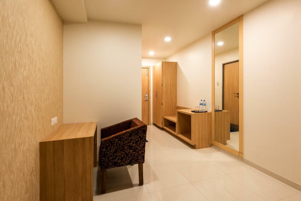 Hotel Drishti,Bhopal Ngoại thất bức ảnh